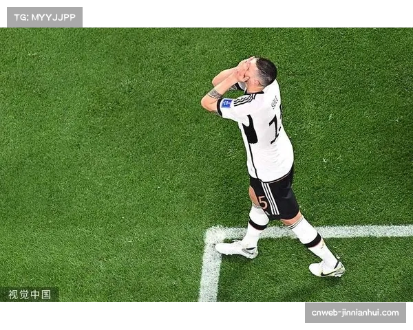 巴黎边路攻击群显威，里尔防线高空优势未发挥